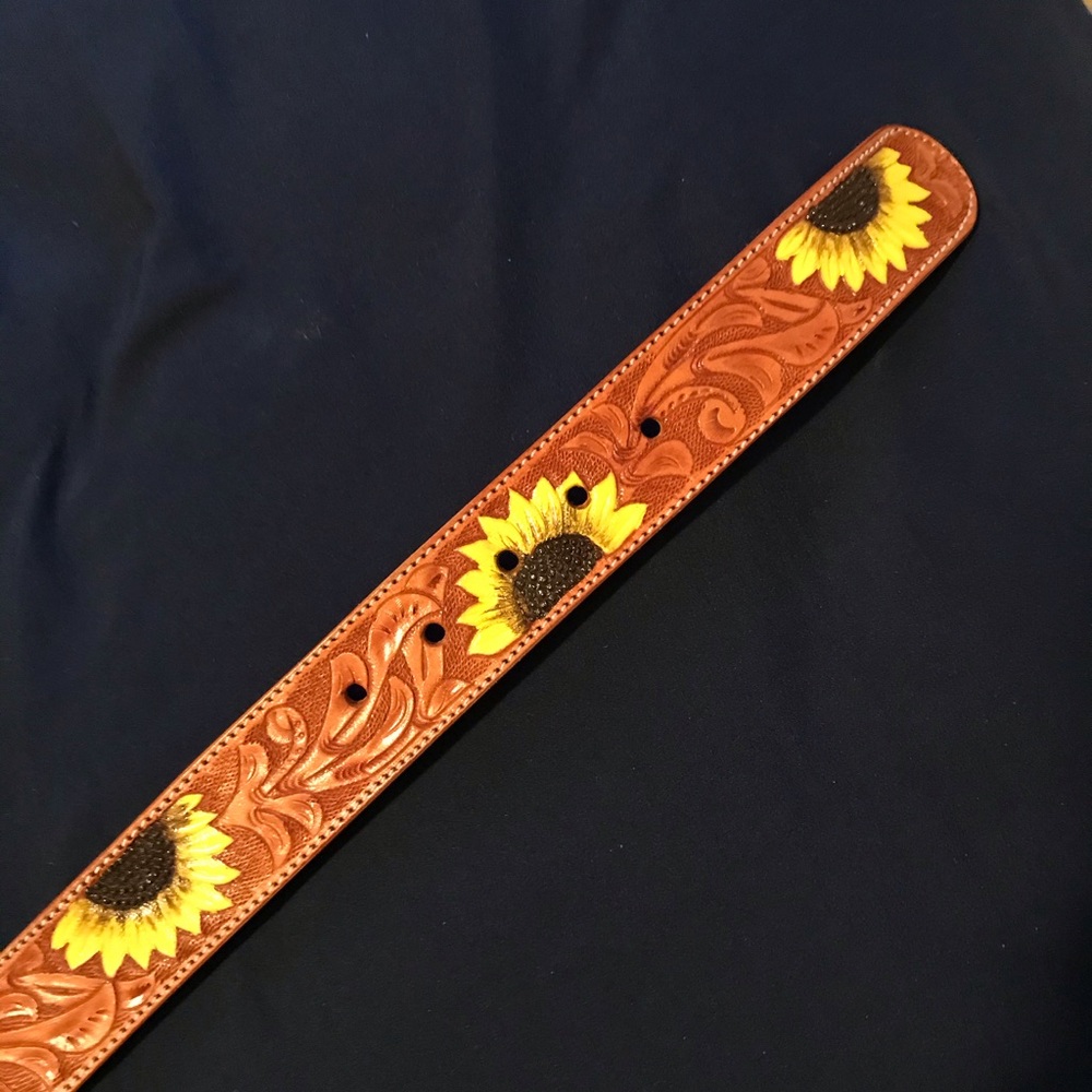 🌻 girasol hand painted and tooled belts 😍 - Picture 4 of 6